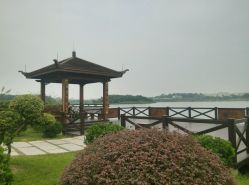 揽湖观舞-云湖游乐园