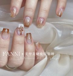 -Fanni美甲美睫皮肤管理