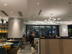 -港丽餐厅(高德置地店)