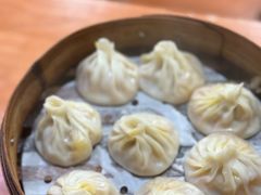 -莱莱小笼·乔艾