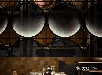 打造沉浸式体验 - Deeds Brewing酒吧
