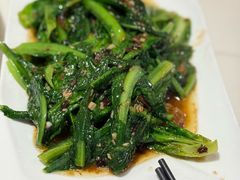 鲮鱼炒麦菜-鹅掂·大岭山烧鹅