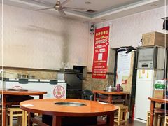 大堂-刘胖娃鱼庄·特色肥肠鱼(杨家坪店)