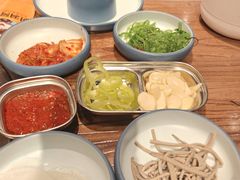 -明洞阿姨·韩式酱蟹烤肉·创意料理(三元桥店)