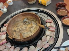 -阿山卓·野生菌火锅·纳西火塘烤肉