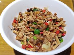 -体育场(地铁站)