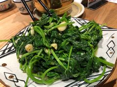 蒜蓉番薯叶-五谷芳乳鸽王（大梅沙总店C区）(网红打卡店)