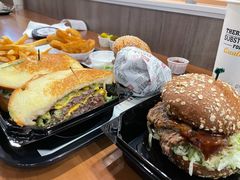 -The Habit Burger Grill 哈比特汉堡(世博店)