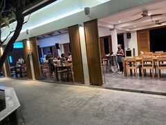 -Chom Cafe and Restaurant