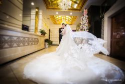 点击看大图 -艾米丽婚纱礼服