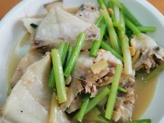 黄豆酱煮剥皮鱼-裕兴酒家·34年老字号