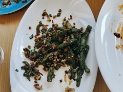 -渝信川菜 · 川味家常菜(财富购物中心店)