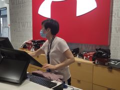 -UNDER ARMOUR(新燕莎奥莱店)