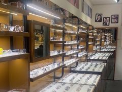 -罗伯特眼镜·蔡司官方授权(罗湖国贸店)