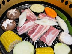 -炼火烤肉店