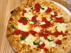 -城市大道红炉披萨烘焙坊