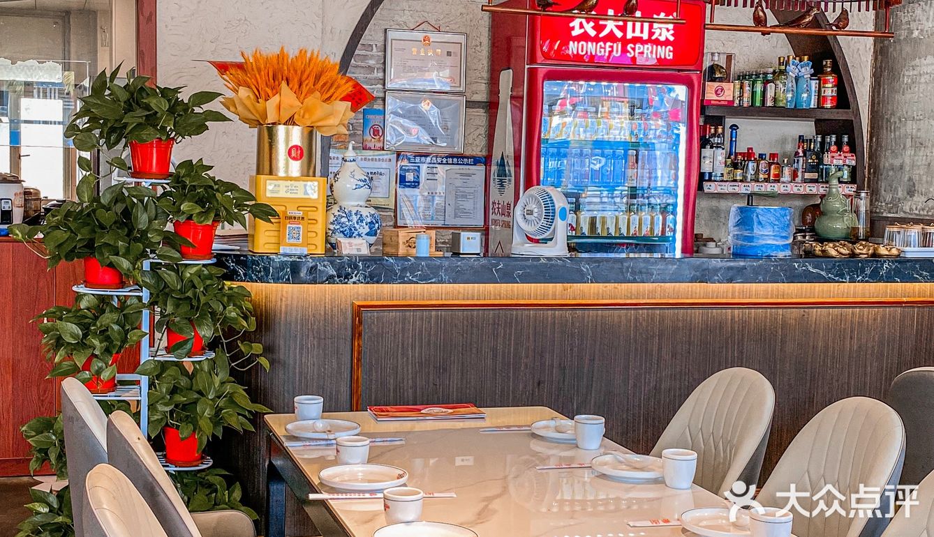 来三亚旅游的宝子们码住️他们家一到饭点就得排队了