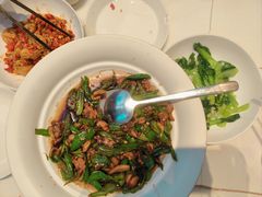 -阿瓦山寨·湘菜现炒·剁椒鱼头王(咸阳总店)