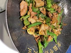 -费大厨辣椒炒肉(高铁吾悦广场店)