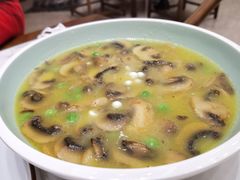 青豆烩蘑菇-天龙宝严素食馆(大兴善寺店)