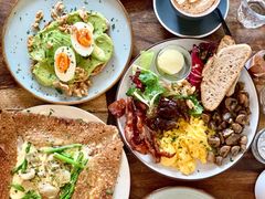 牛油果煮蛋吐司-RAC BAR(安福路店)