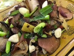 精品老腊肉-君华饭店·腊排铜火锅