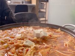 部队火锅-HONGA HONGA雄家(曹路店)