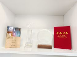 -靓芙泉专研痘痘肌