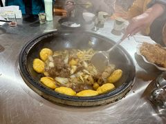 -粘豆包柴火铁锅炖