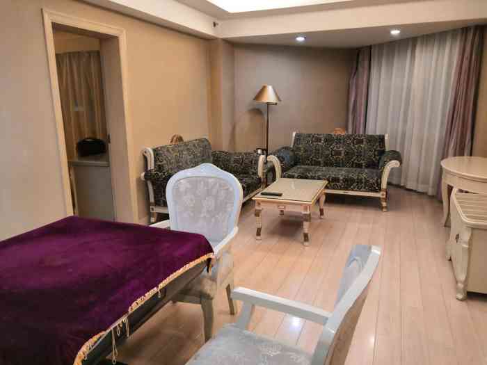 长春吉祥饭店-"团购的单人间,房间比较小,设施有些老旧,.