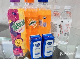 这两个星期有家便利店一直都有做活动，牛奶、酸奶、芬达