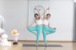 -亚太瑜伽普拉提学院