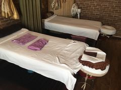 -莱蔻·圣灸堂·推拿艾灸(天山店)