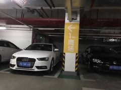 -静安大融城·停车场