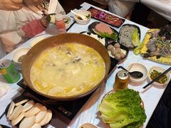 -鲜入围煮花胶鸡海鲜火锅