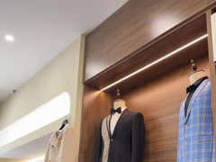 -吴志坚洋服店(贵都邻里中心店)