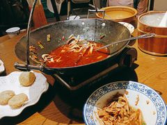 -富正毅三下锅·湘西韵味(天门山索道店)