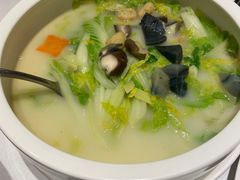 -万龙洲海鲜(大兴绿地缤纷城店)