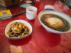 红汤底-同得兴 Since·1995 传统苏式面馆(嘉馀坊店)