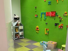 -瑞尔齿科(上海长风大悦城店)