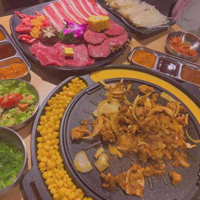 三国惹火烤肉(郫县凯德店)-"以前在红光待了很多年,最近很少回去,都不