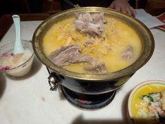 铜锅酸菜炖软骨-小吊梨汤·北京菜·烤鸭(王府井银泰in88店)