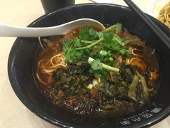 酸菜牛肉面-遇见小面(凯德广场店)