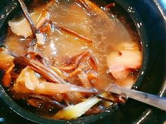鲜茶树菇排骨汤-尚味小厨·瓦罐煨汤