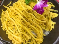 -宽板凳老灶火锅(台湾街店)