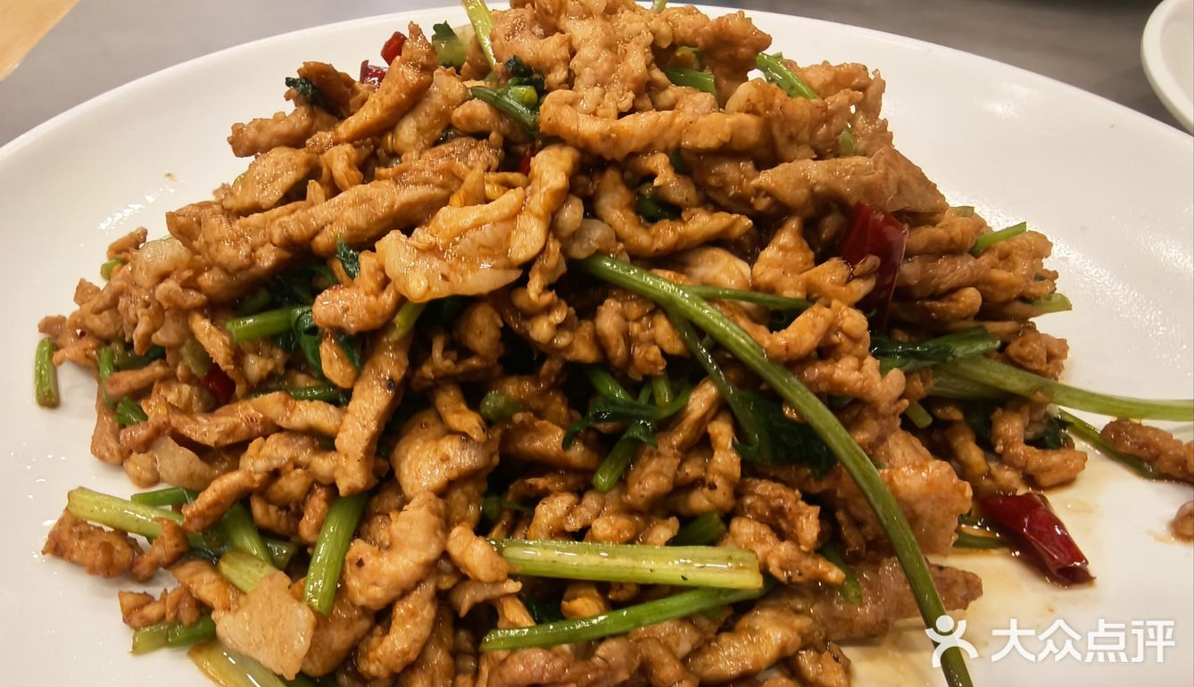 今天想吃东北菜了进来尝一尝。菜量果然大啊
