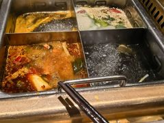 -巴渝瓦肆重庆鲜火锅(宝龙环湖店)