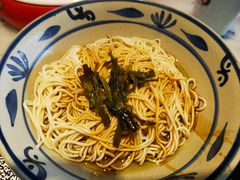 开洋葱油拌面-京城小江南·土菜馆·蒸白鱼(东四十条店)