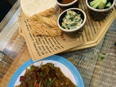 香菜肉丝粉皮-八张桌子(老店)