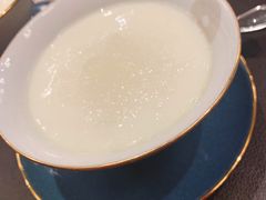 官燕双皮奶-广州文华东方酒店·江-由辉师傅主理